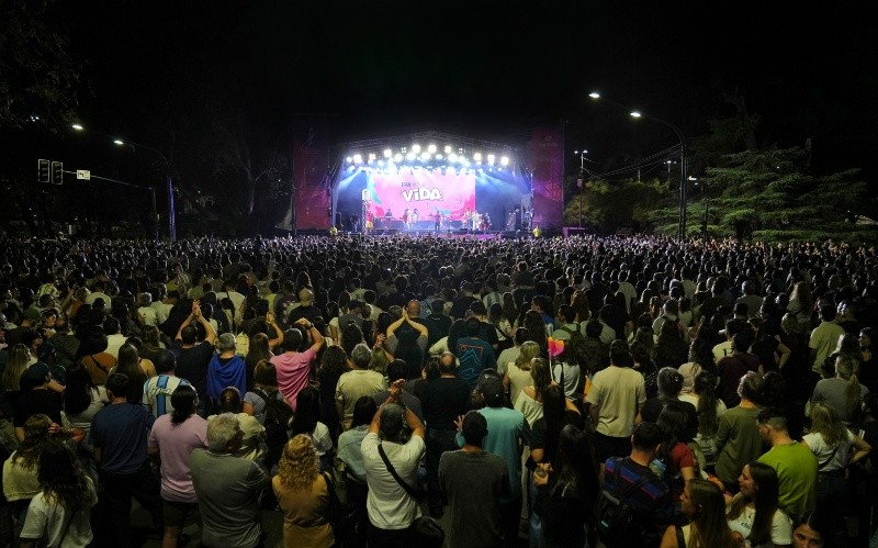 &nbsp;Así se veía la multitud que convocó FM Vida en el Parque el sábado 19 de septiembre (Alan Monzón/Rosario3)