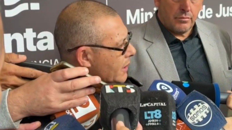 Este miércoles por la mañana, autoridades policiales y del Ministerio de Seguridad provincial brindaron una conferencia de prensa