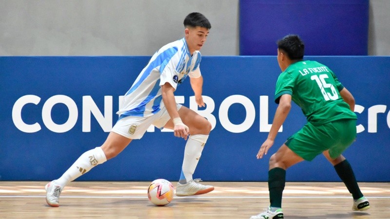 Renzo Feito Rothar, el rosarino que juega en la selección de futsal.