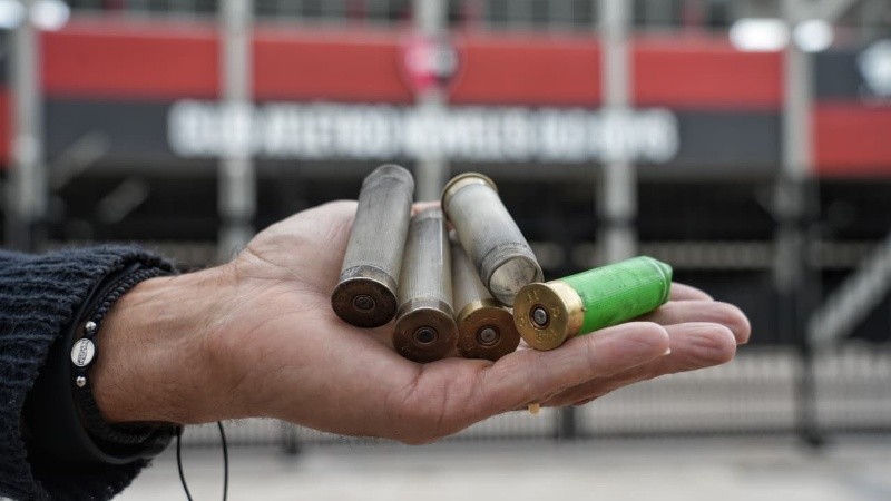 Los cartuchos que dejó la intervención policial en el Coloso