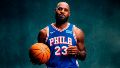 LeBron James jugará por primera vez con la camiseta de los 76ers.