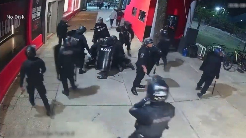 Los incidentes dentro del estadio.