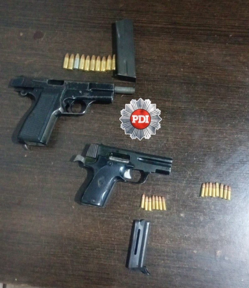 El armamento incautado al sospechoso villagalvense.