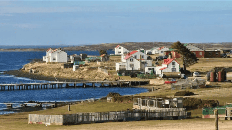 Reclaman en Malvinas restringir la llegada de argentinos y las autoridades evalúan medidas.