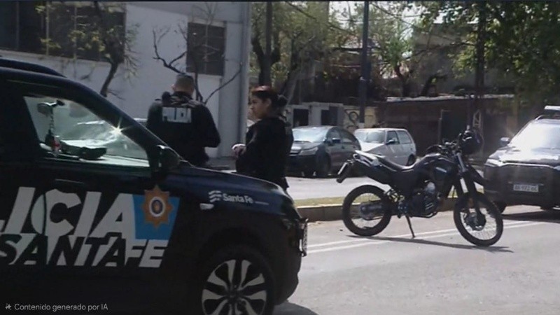 Tanto el motociclista como el adolescente fueron trasladados en ambulancia.