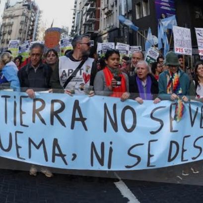 Marcha al Congreso por la Ley de Tierras.
