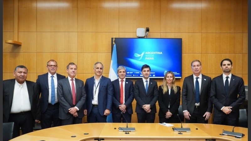 El ministro formó parte de la comitiva argentina que participó del Argentina Week en París.