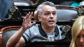 El diputado santafesino Esteban Paulón sufrió el robo de su celular en Brasil mientras daba una entrevista.