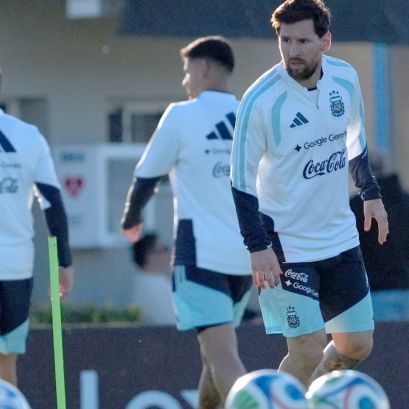 Leo Messi en la práctica de este lunes en Ezeiza.