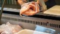 El pollo está primero en las compras de carne en Argentina.