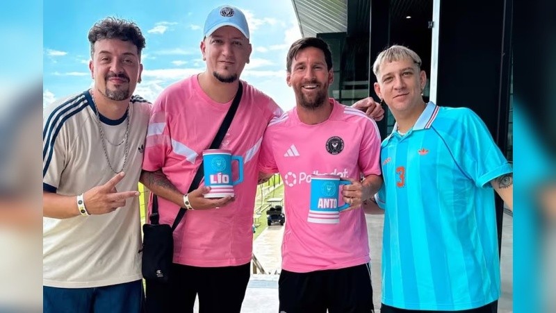 &nbsp;Messi recibió la visita de los chicos del streaming 