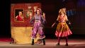 Terciopelas es una compañía teatral rosarina creada por Paula Arias y Lucía Telesca, docentes, titiriteras, actrices y creadoras escénicas que trabajan en la producción de espectáculos para infancias y adulteces.