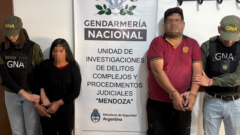 Detuvieron a un hombre y una mujer de nacionalidad boliviana que llevaban droga dentro de sus cuerpos para venderla en la Patagonia.