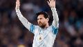 Leo Messi fue ovacionado por todo el Monumental cuando salió a hacer la entrada en calor.