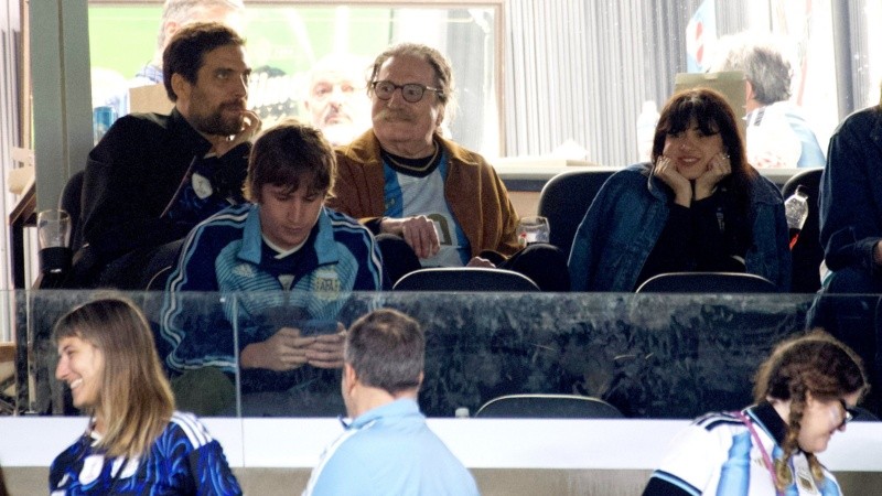 Charly fue a la despedida de Messi: estuvo en un palco del Monumental.