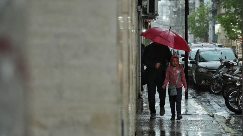Lluvia torrencial en el centro de Rosario. (Alan Monzón/Rosario3)