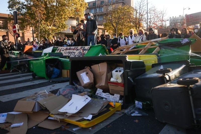 &nbsp;Más de 6.500 personas, en su mayoría menores, fueron arrestadas en el marco de las movilizaciones. (Reuters)