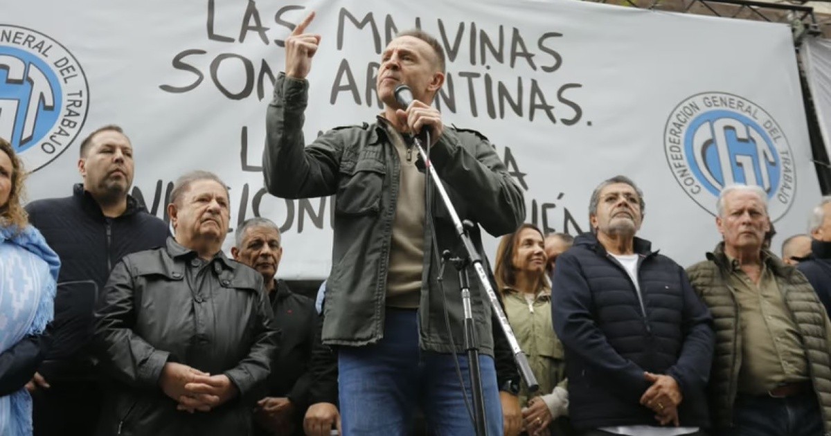 Argentina's CGT Unions March Against Milei, Warn of Industrial Decline