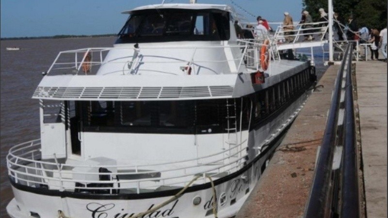 El inminente regreso del Barco Ciudad de Rosario generó un notable revuelo, especialmente en el ámbito de las empresas y las instituciones que buscan espacios singulares para sus celebraciones de fin de año.