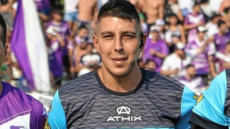Su trayecto por las categorías de ascenso tampoco estuvo exento de severas controversias deportivas.