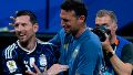 Messi y Scaloni.
