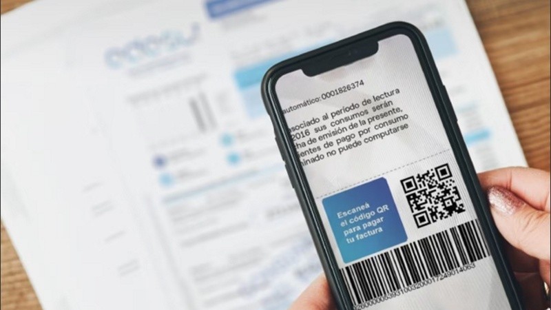Una vez que el hogar confirmó que cumple con los requisitos y reunió la documentación, la inscripción se resuelve en cinco pasos, desde el celular o la computadora.