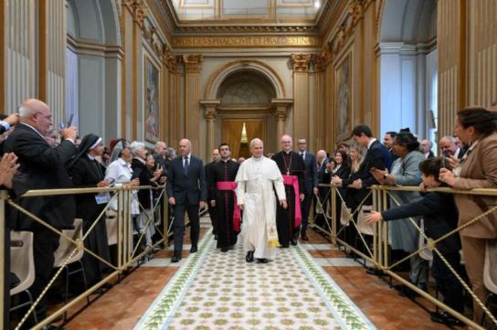 El papa León XIV en la actividad que desarrolló hoy en Roma, antes de la confirmación de la intervención pulmonar.