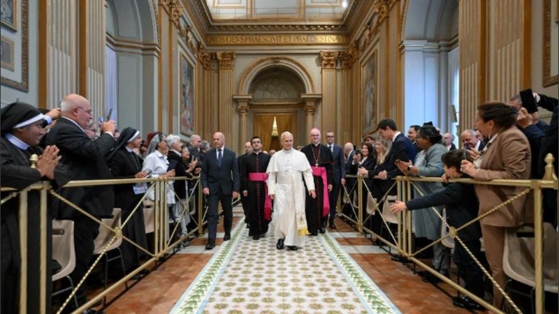 El papa León XIV en la actividad que desarrolló hoy en Roma, antes de la confirmación de la intervención pulmonar.