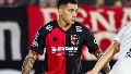Escobar vuelve a jugar como lateral izquierdo en el equipo rojinegro.