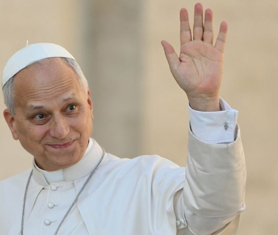 El Vaticano informó que el papa León XIV fue operado con éxito del nódulo en un pulmón.