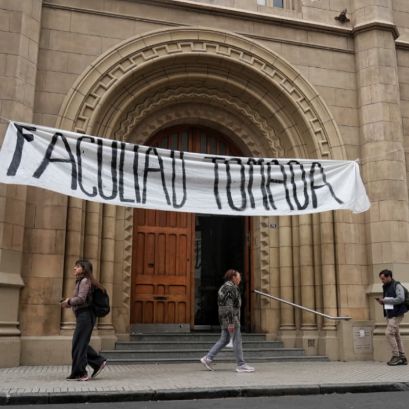 Estudiantes tomaron la facultad de Humanidades en reclamo del cumplimiento de la ley de Financiamiento.