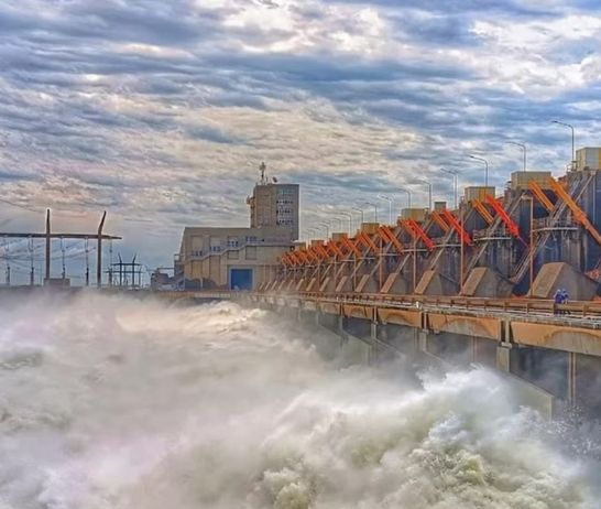 Abrieron las compuertas de la represa de Itaipú y Yacyretá y cierran las visitas por la crecida del Paraná.