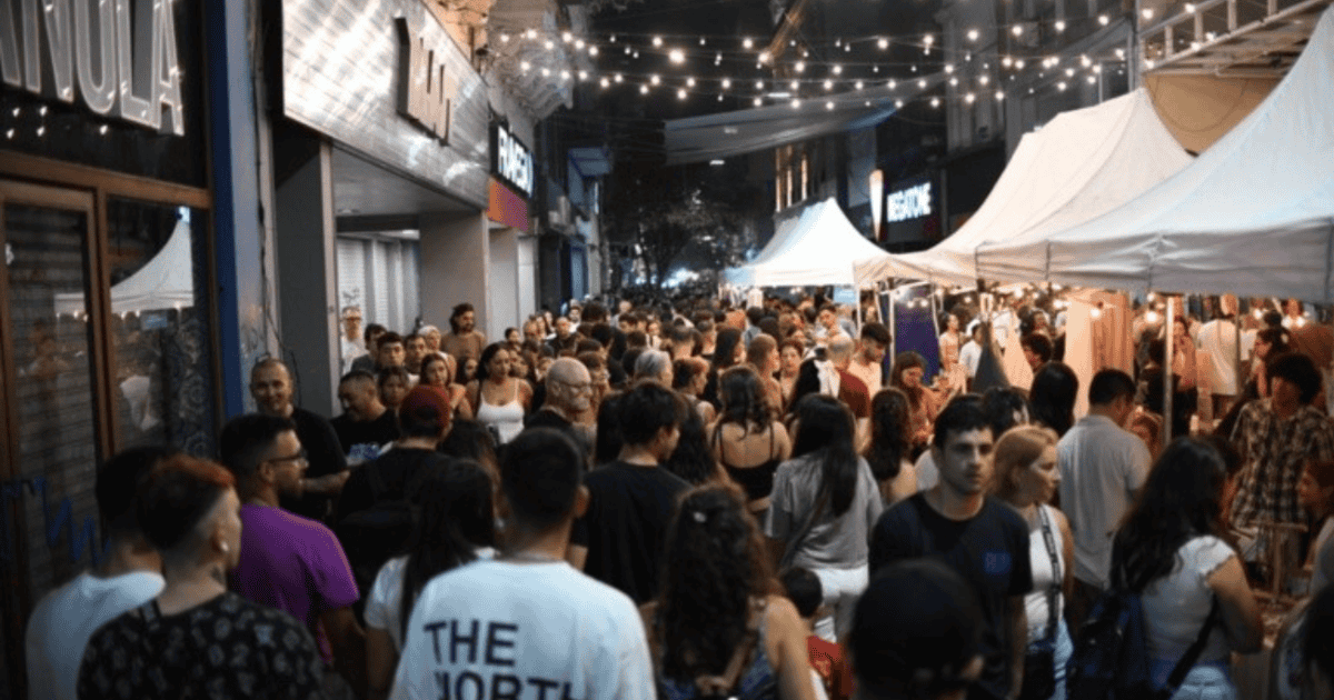 La Noche de Peatonales vuelve con más de 130 ferias y un beneficio clave para pagar menos