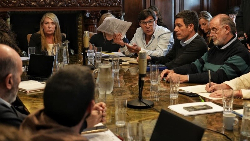 Schmuck encabezó la reunión que quedó trunca. (Alan Monzón/Rosario3)