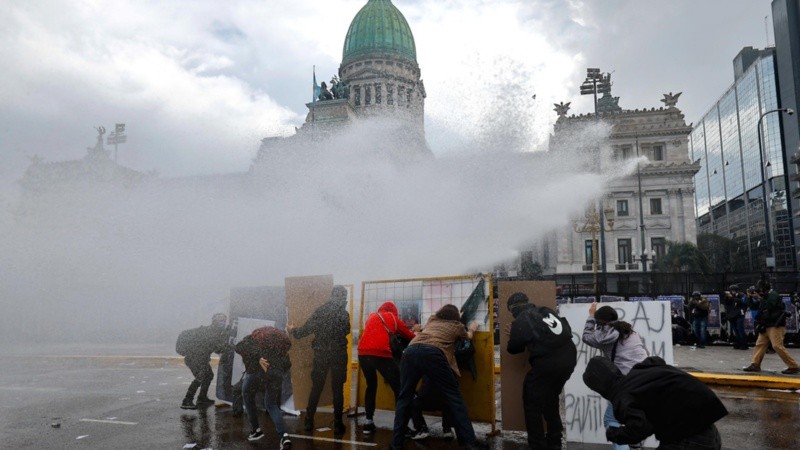 La marcha porteña con incidentes (EFE).