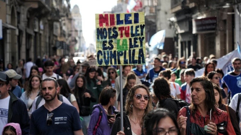 La marcha por el centro de la ciudad (Alan Monzón/Rosario3).