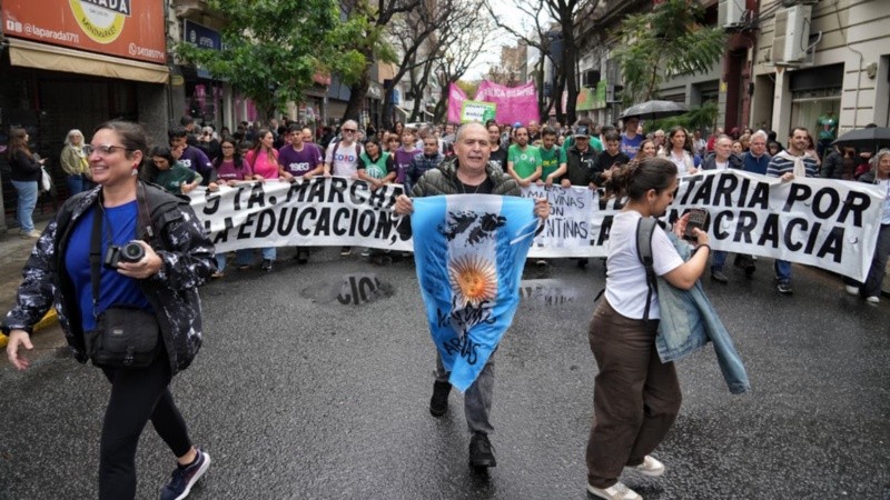 La marcha por el centro de la ciudad (Alan Monzón/Rosario3).