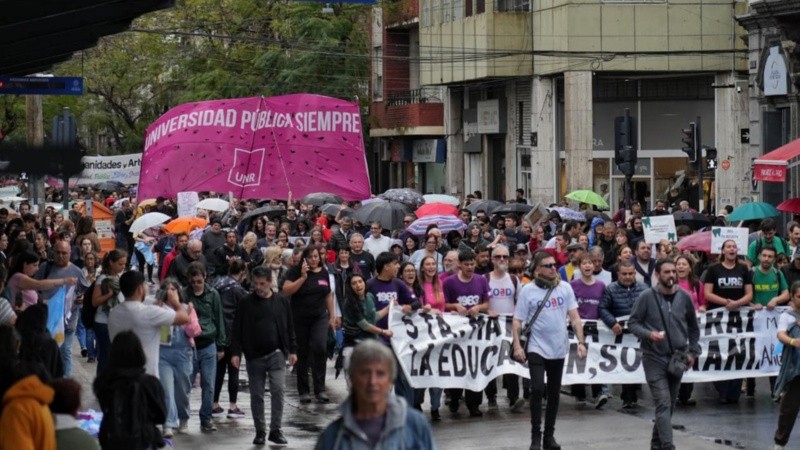 La marcha por el centro de la ciudad (Alan Monzón/Rosario3).