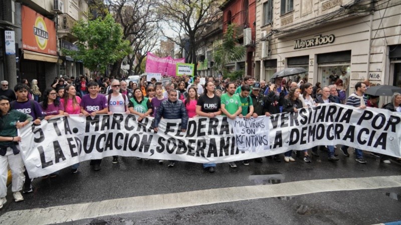 La marcha por el centro de la ciudad (Alan Monzón/Rosario3).