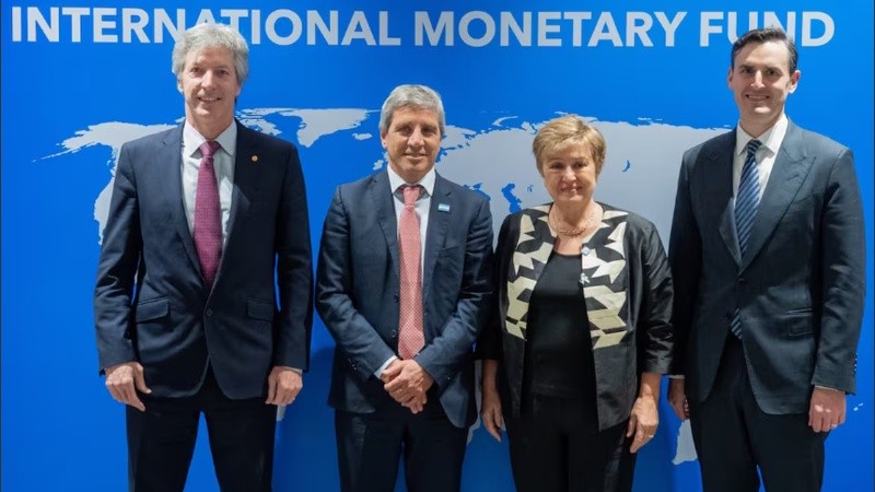 Caputo coincidió con Georgieva en la reuniones anuales del FMI y Banco Mundial.