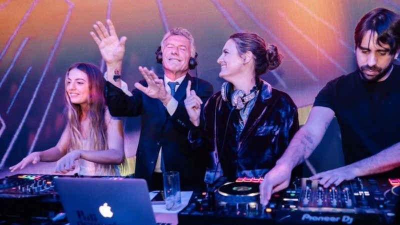 Mauricio Macri compartió fotos de la fiesta de 15 de su hija Antonia.