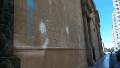 Así quedó la pared de la Catedral que, horas después, fue limpiada.