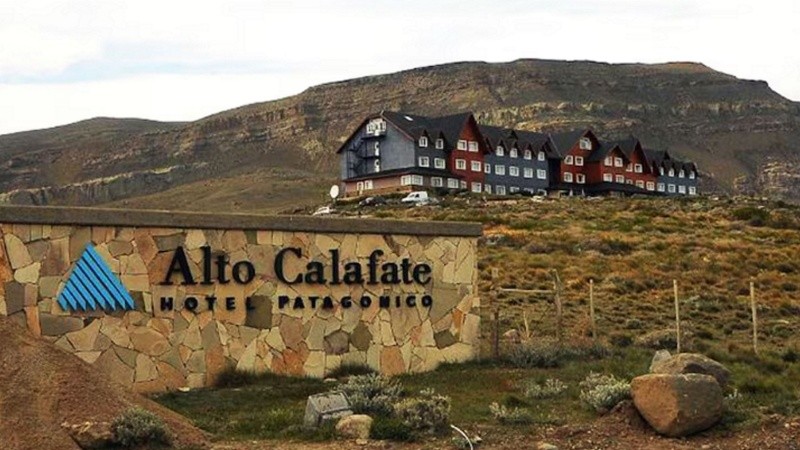 El Alto Calafate es un hotel ubicado en la ciudad de El Calafate, propiedad de la firma Hotesur, perteneciente a la familia Kirchner.