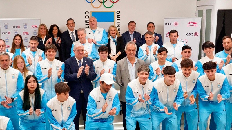 Parte de la delegación argentina rumbo a Dakar 2026.