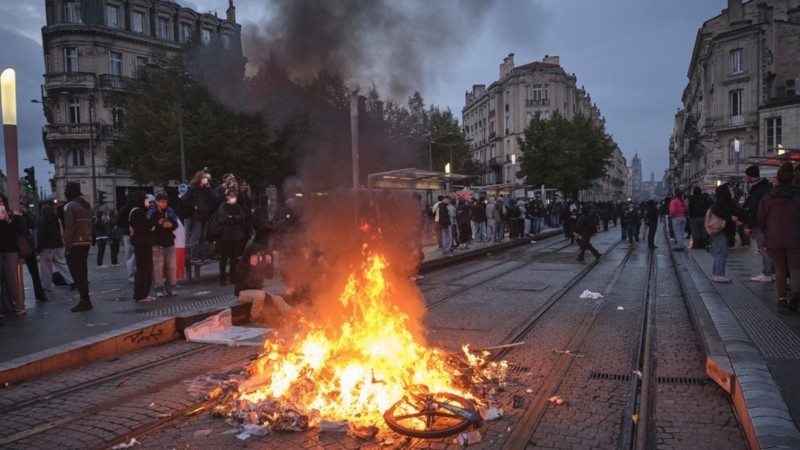 Unas 500 mil personas volvieron a reclamar en Francia (EFE).