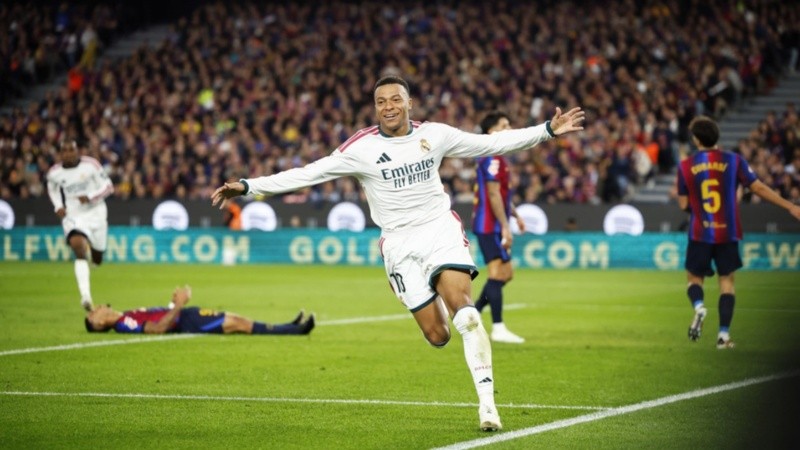 El crack francés lo sentenció a minutos del cierre en el Camp Nou. (EFE)