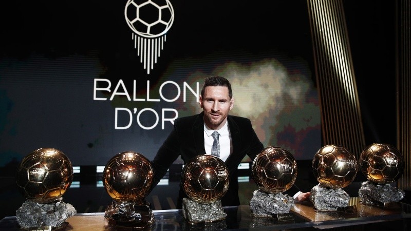 A los 39 años, Messi buscará ampliar su récord de ocho Balones de Oro.