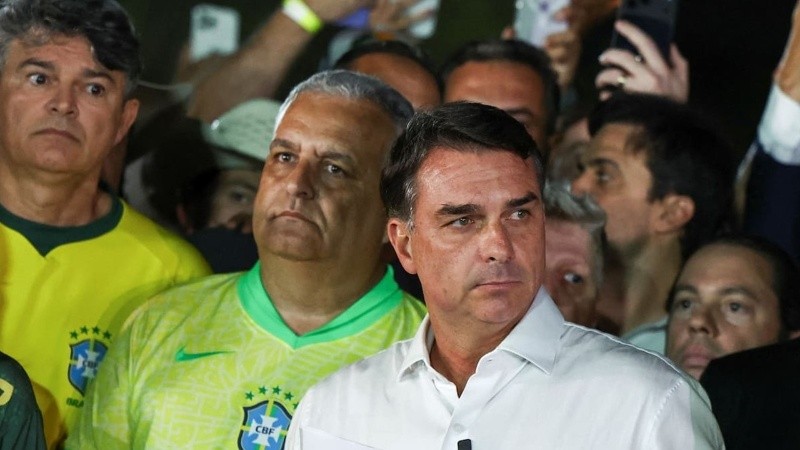 El partido de Flávio Bolsonaro reconoció el triunfo de Lula en las elecciones de Brasil, pero sostuvo 