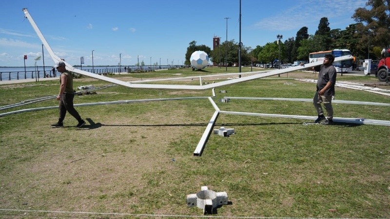 Este año, se capacitó a los responsables de cada stand con enfoque en situaciones de clima adverso. (Alan Monzón/Rosario3)