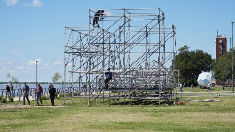 Este año, se capacitó a los responsables de cada stand con enfoque en situaciones de clima adverso. (Alan Monzón/Rosario3)